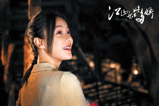 据知,当时剧组去到位于武陵山区的牧笛溪村实景拍摄,而为了最大限度地